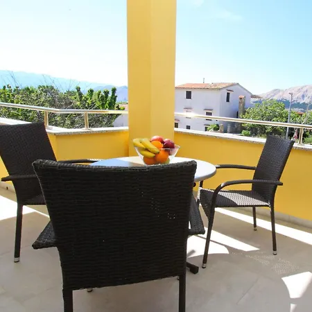 Gemuetliches In Mit Eigenem Balkon By Interhome