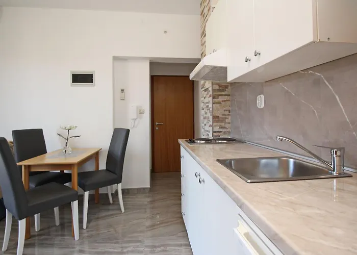 Gemuetliches In Mit Eigenem Balkon By Interhome 公寓